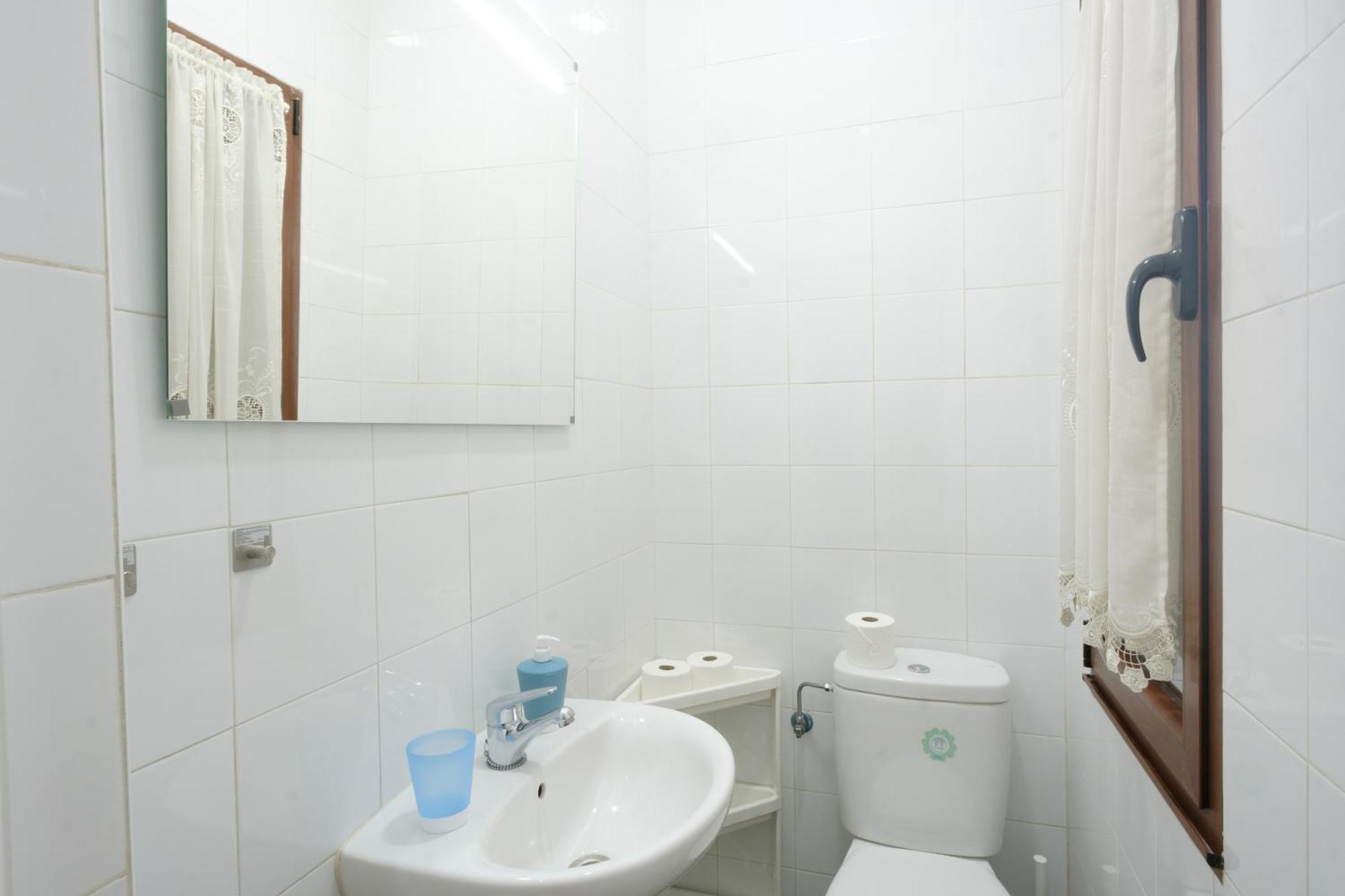 - Avda La Costa Apartment